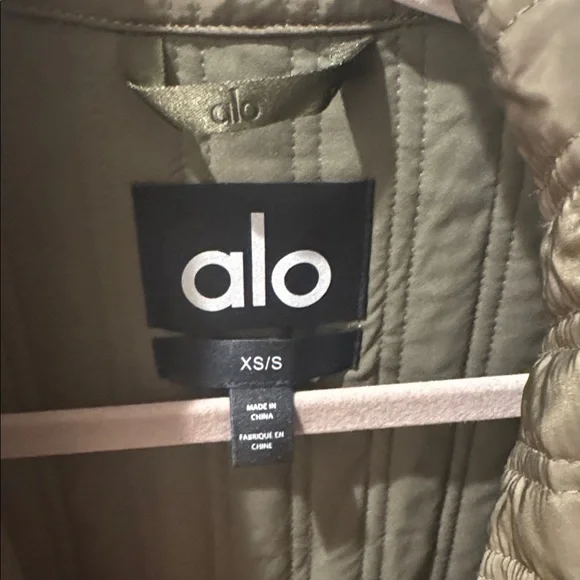 ALO Yoga Quilted Skyline Long Coat size xs/s olive green - Picture 8 of 10